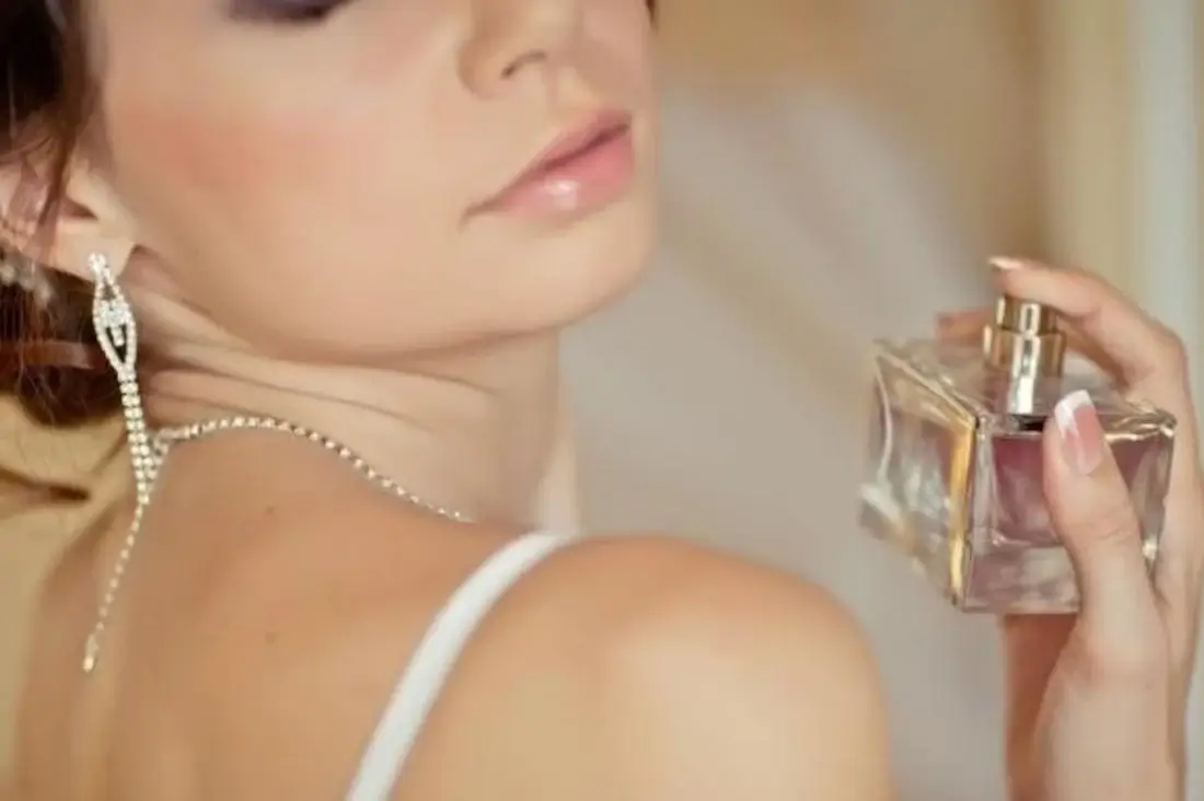 تفسير حلم العطر في المنام للحامل