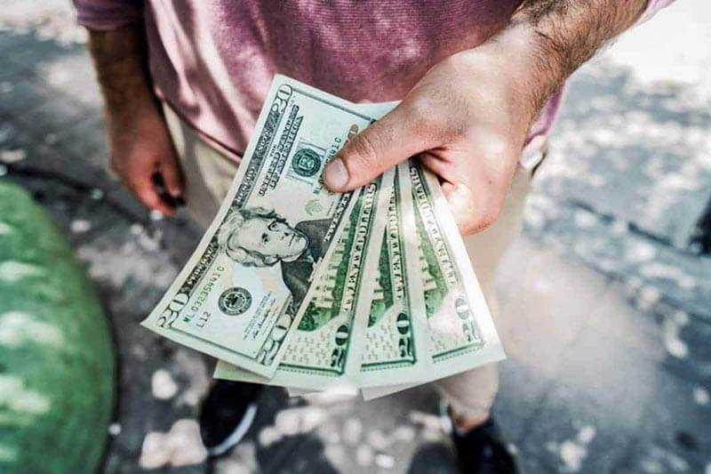 تفسير رؤية دفع المال في المنام