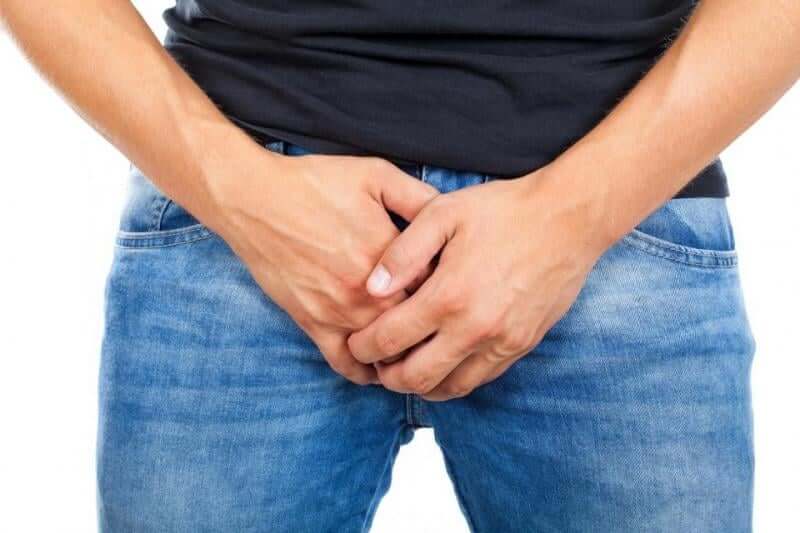 سبب ظهور حبوب سوداء في المنطقة التناسلية للرجل