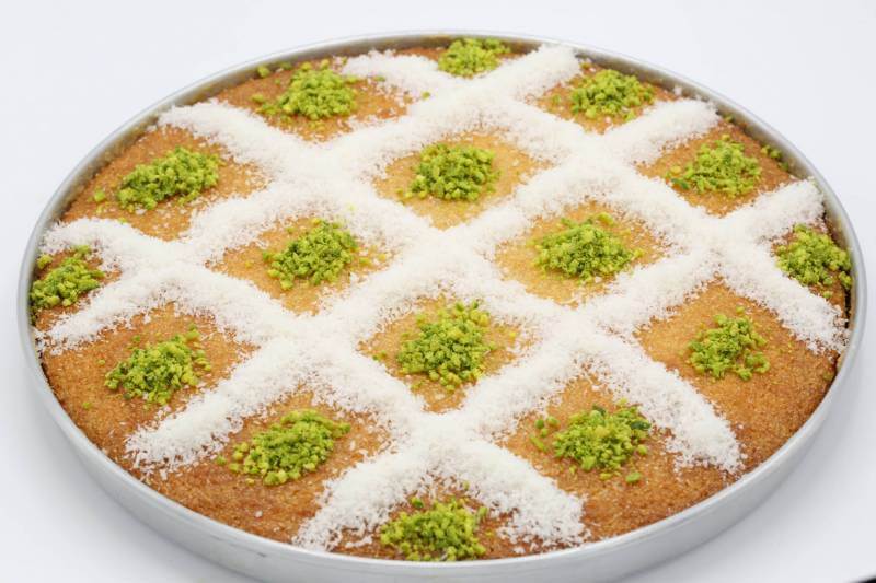 طريقة تحضير البسبوسة الجاهزة بجوز الهند