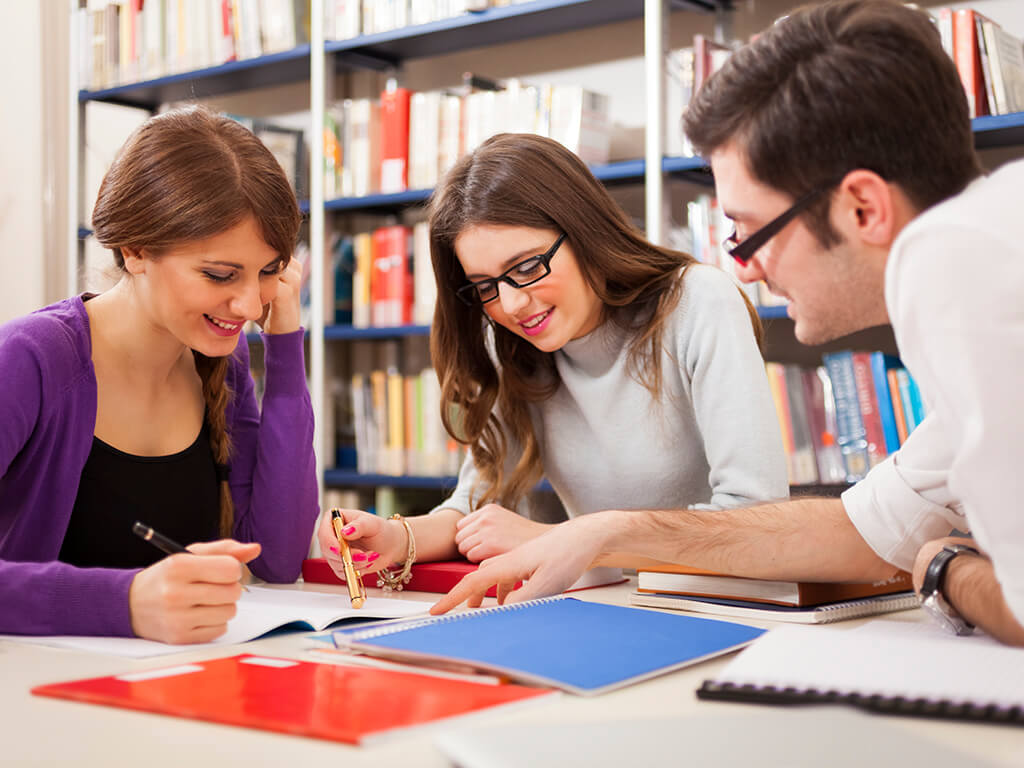عبارات تشجيع للطالبات