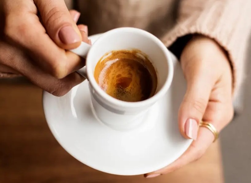 عبارات عن القهوة والحب في سياق الخواطر