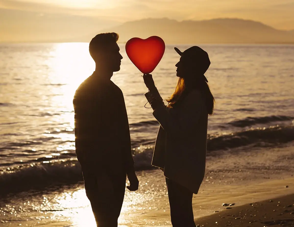 ما الصفات التي يحبها الرجل في المرأة قبل الزواج؟