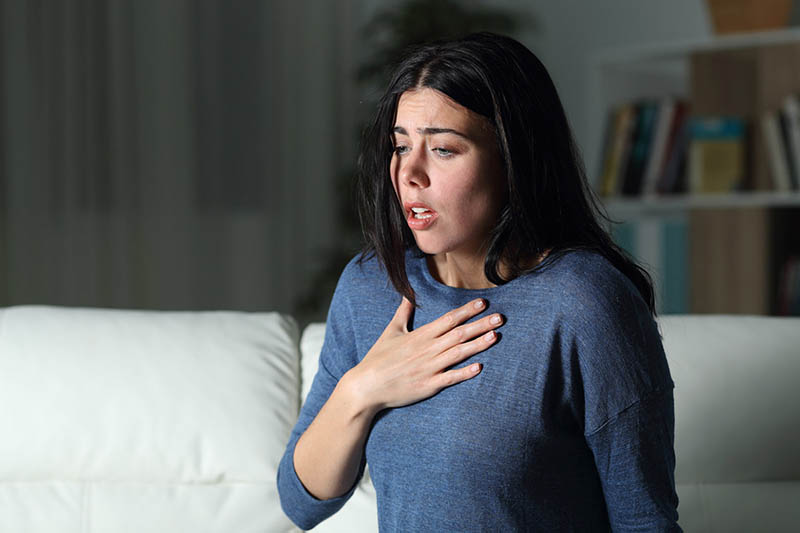 متى يجب زيارة الطبيب في حالات ضيق التنفس؟