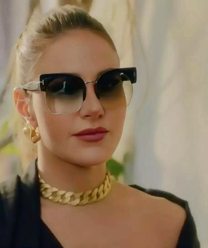 إطلالات ديمة قندلفت نجمة مسلسل ستيليتو 