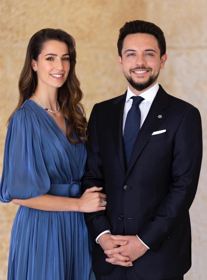 الإطلالة الأولى للآنسة رجوة آل سيف بعد الخطوبة 