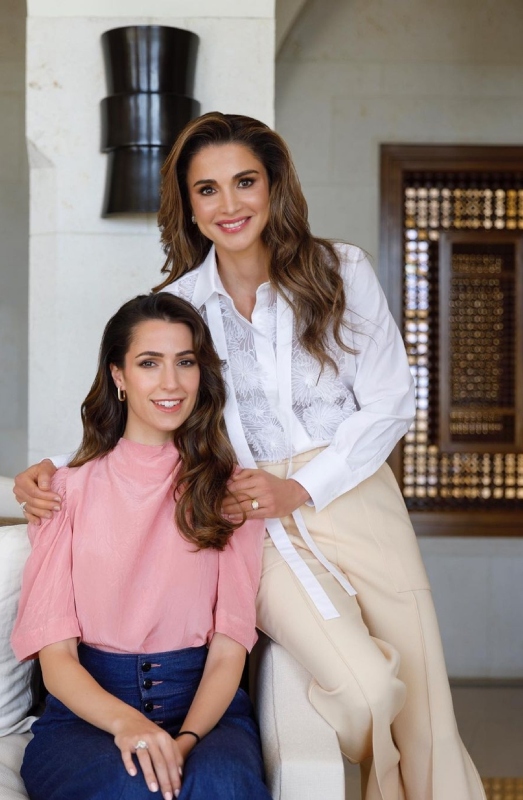 تسريحات شعر رجوة آل سيف 