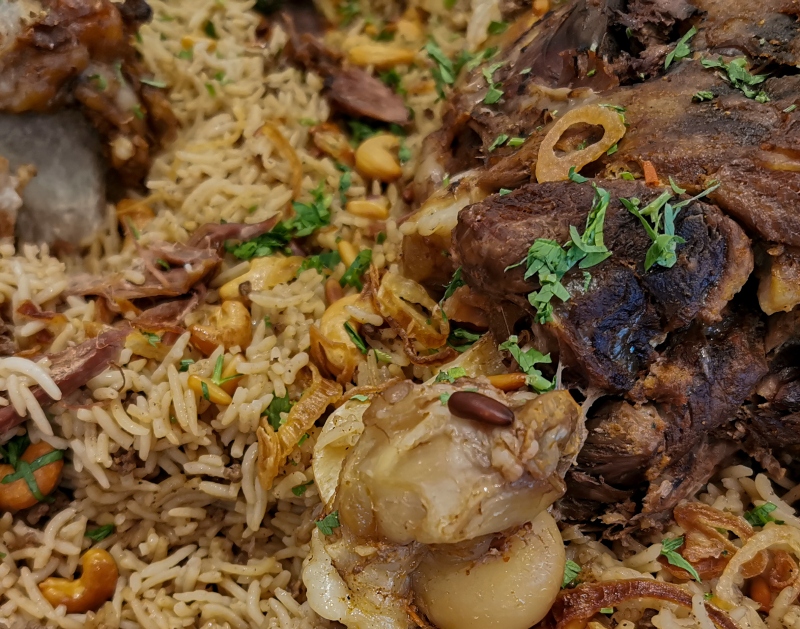 خروف محشي بالأرز والتوابل