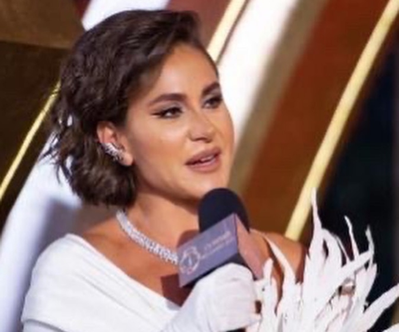 إطلالة ديما قندلفت في حفل جوائز Joy Awards 