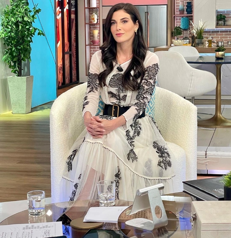 أجمل إطلالات رزان جمال بطلة مسلسل "الثمن"