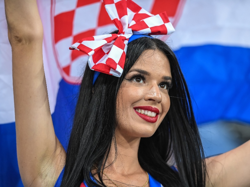 صور تسريحات شعر عصرية مناسبة لحضور كأس العالم 2022 