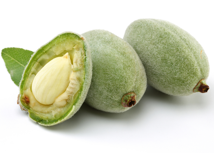 فوائد اللوز الاخضر