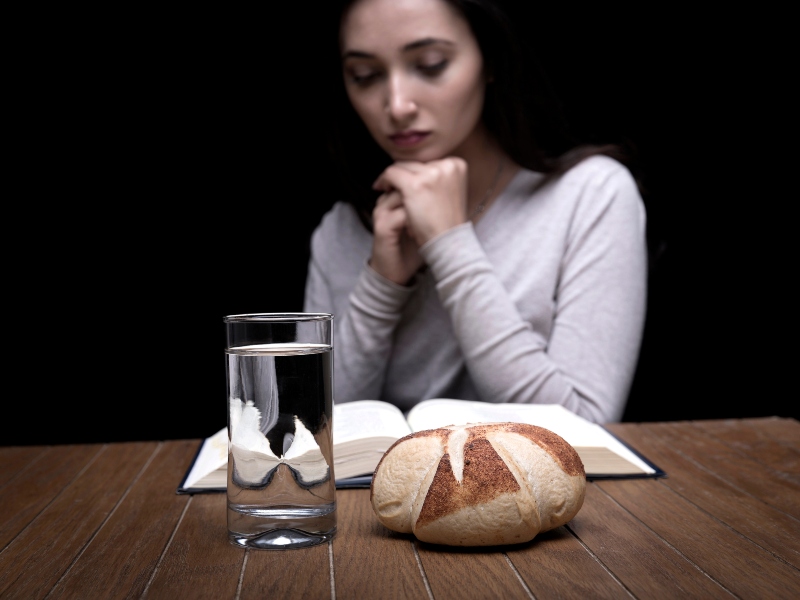 فوائد وأضرار صوم الأربعين يوم