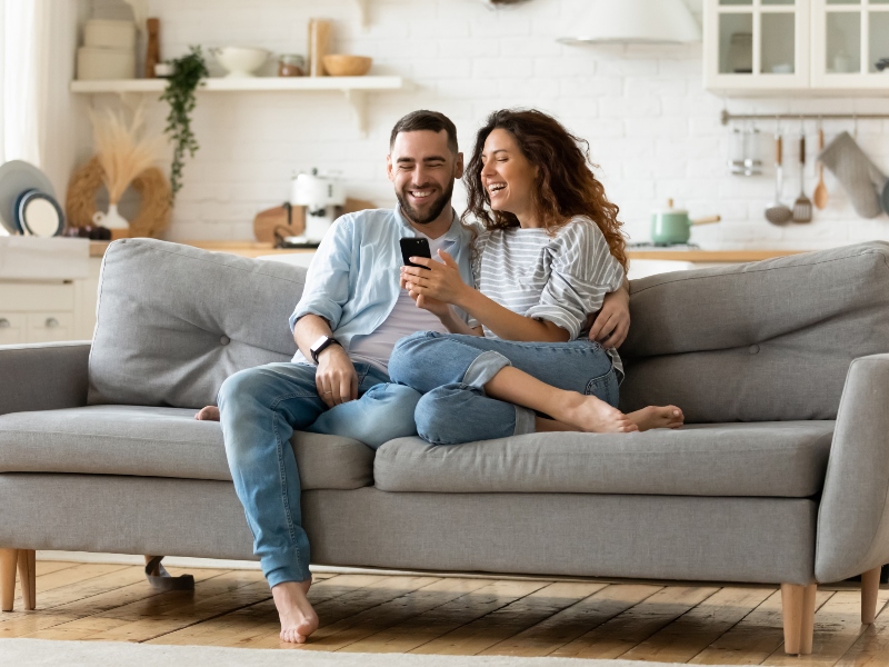 كيف تتعامل مع رجل برج السرطان عندما يتجاهلك؟