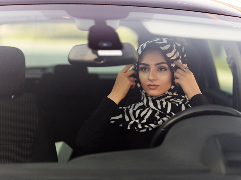 نصائح للمرأة السعودية عند قيادة السيارة