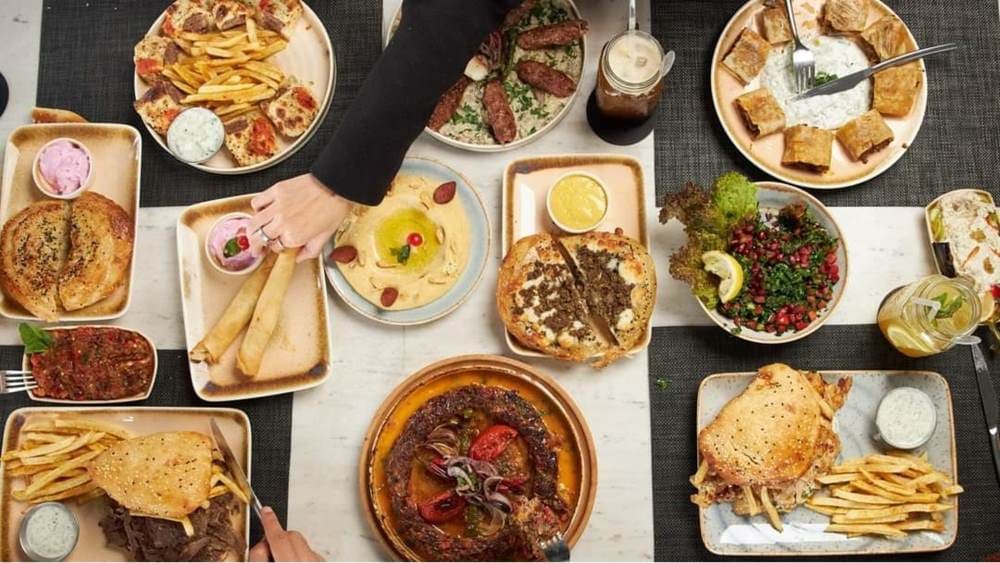 أهم المطاعم الموجودة بالقرب من برج الساعة سامسون