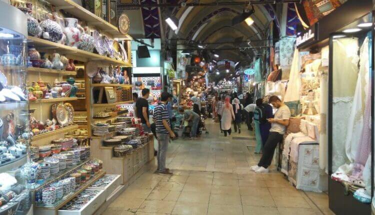 الأنشطة التي يمكن ممارستها عند زيارة سوق الثلاثاء في اسطنبول