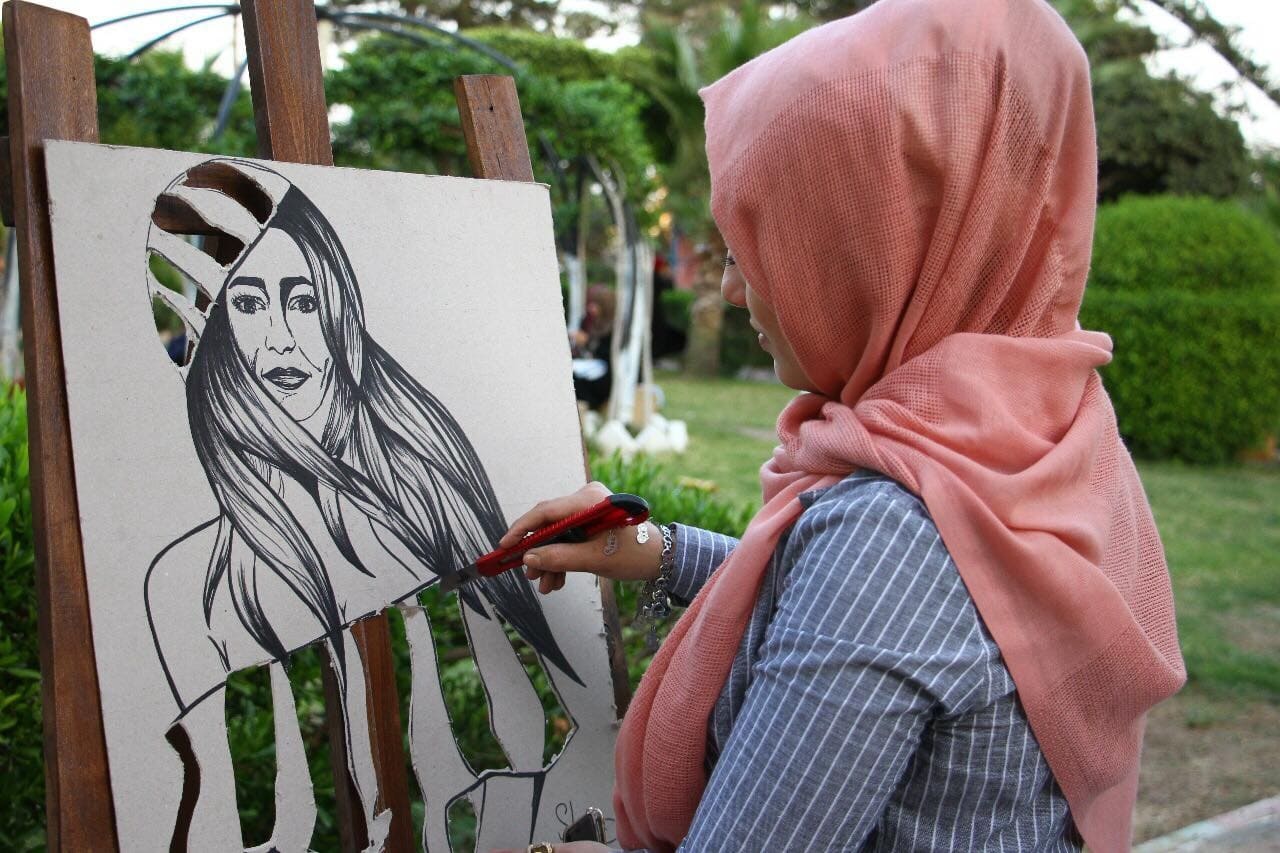 رسم أجمل اللوحات الطبيعية