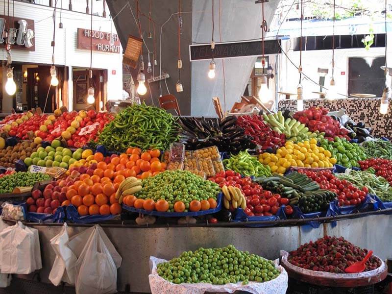 سوق الأربعاء في اسطنبول