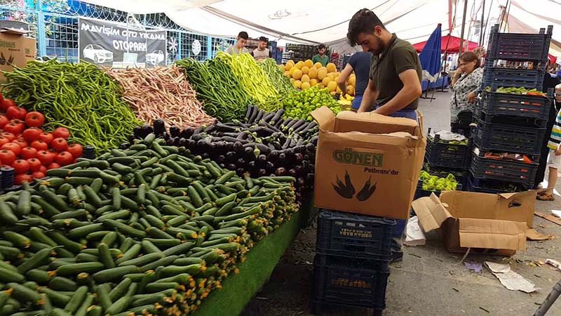 سوق الاثنين في اسطنبول