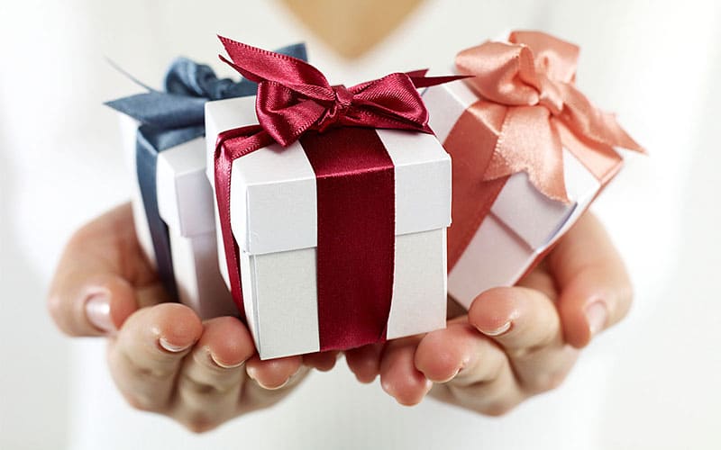 شراء الهدايا من المحال التجارية داخل القلعة