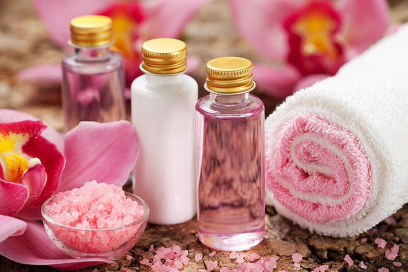 قسم العطور ومواد التجميل