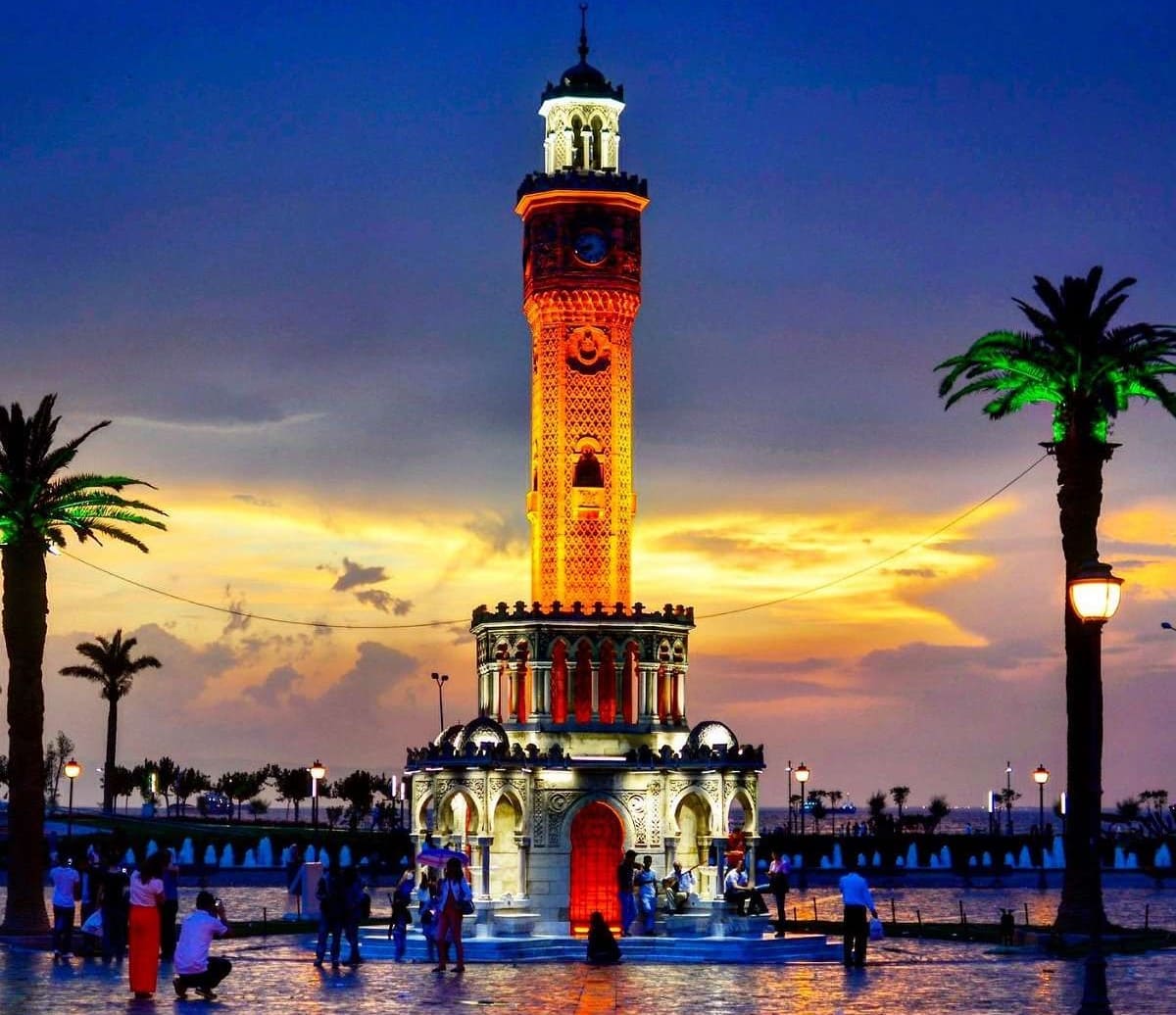 مشاهدة معالم الميدان