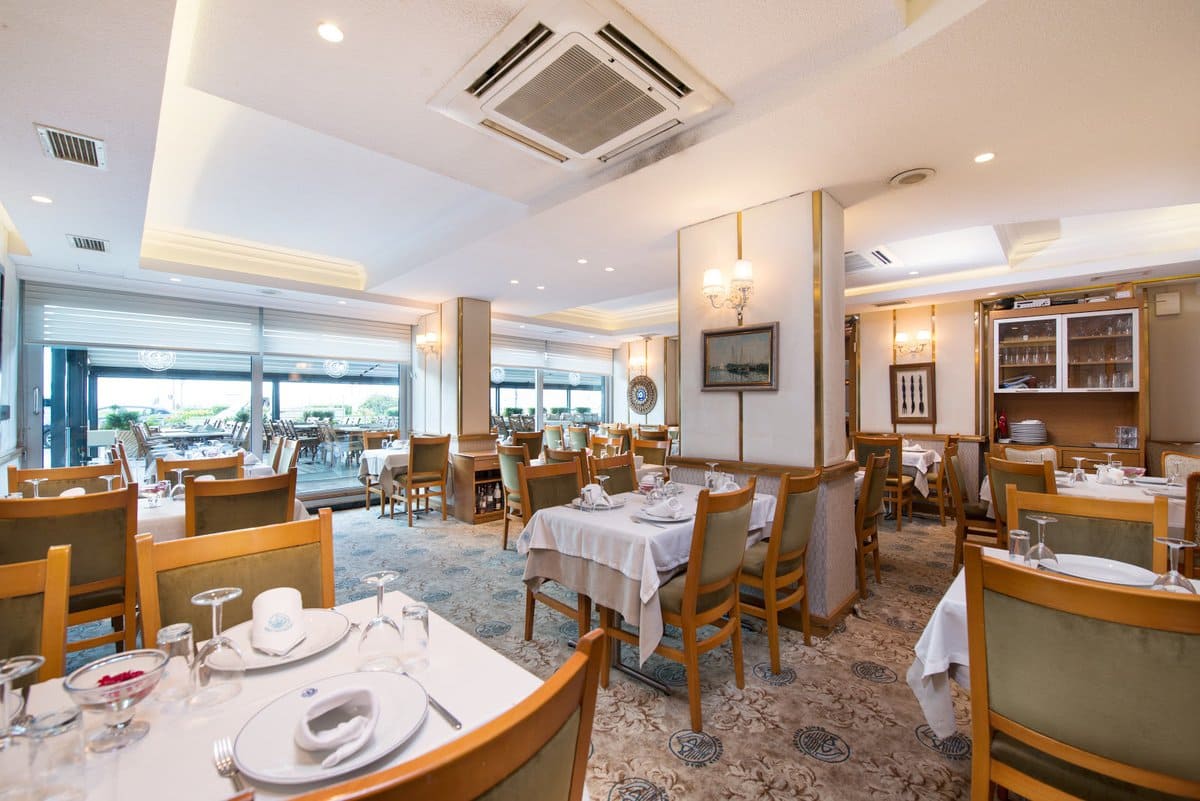 مطعم Izmir Deniz Restaurant