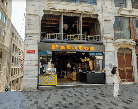 مطعم بطاطوس للوجبات السريعة