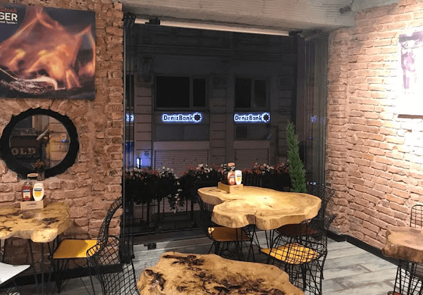 مطعم mom steak burger