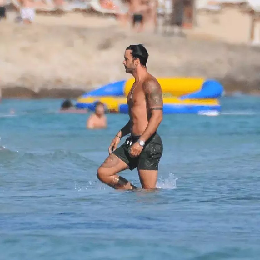 Barış Arduç çıplak