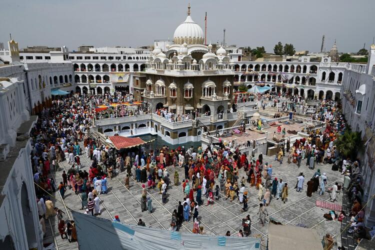 In Pictures: Sikhs, Hindus Celebrate Harvest Festival Baisakhi