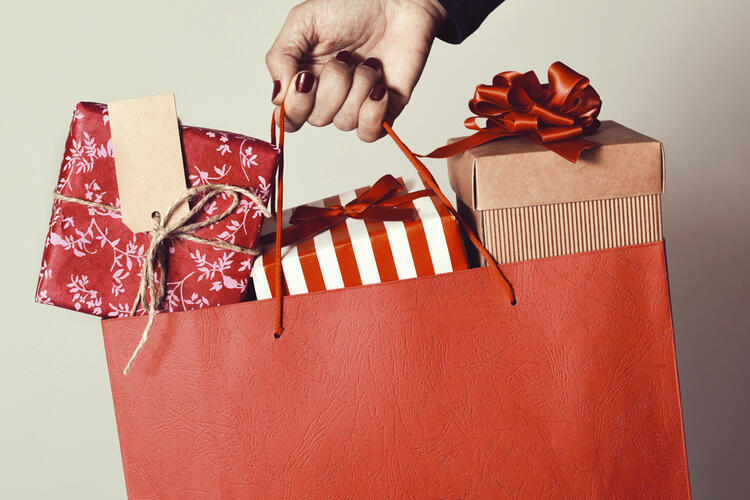 A Short Christmas Gift Giving Guide