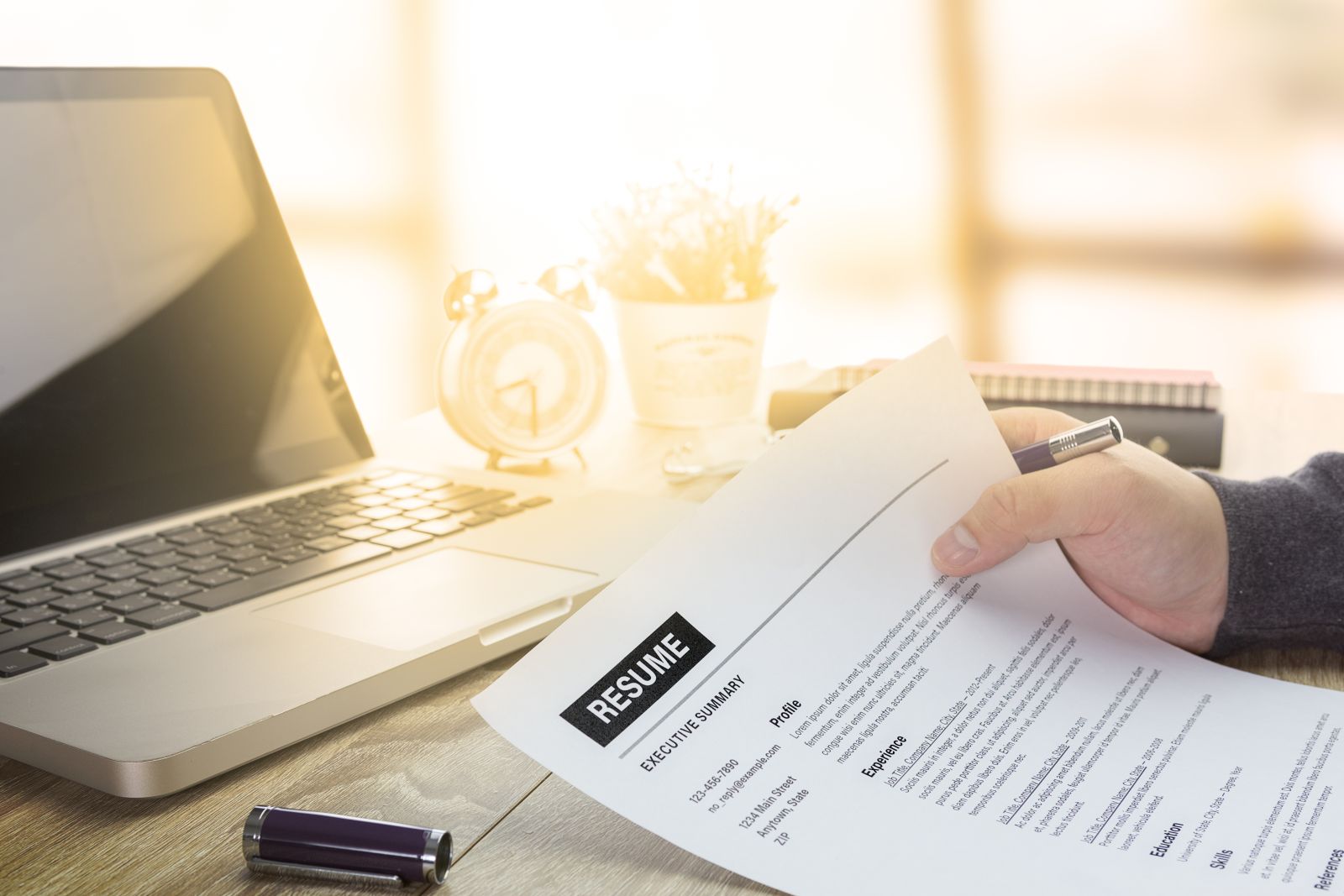 How to Write a Simple Resume