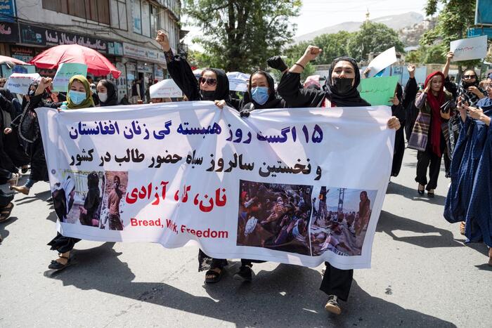 Taliban women