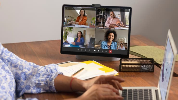 Facebook Portal+