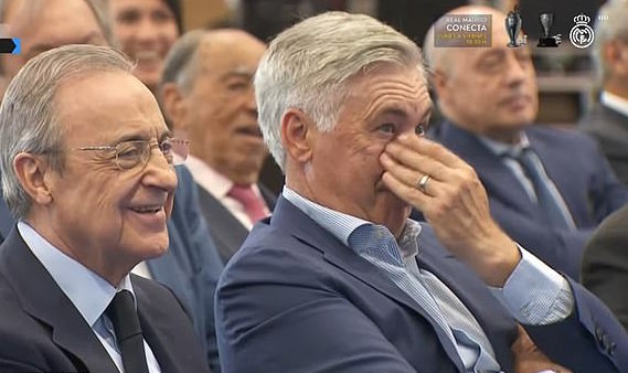 أنشيلوتي وبيريز خلال حفل وداع مارسيلو (المصدر: قناة ريال مدريد الرسمية على يوتيوب)