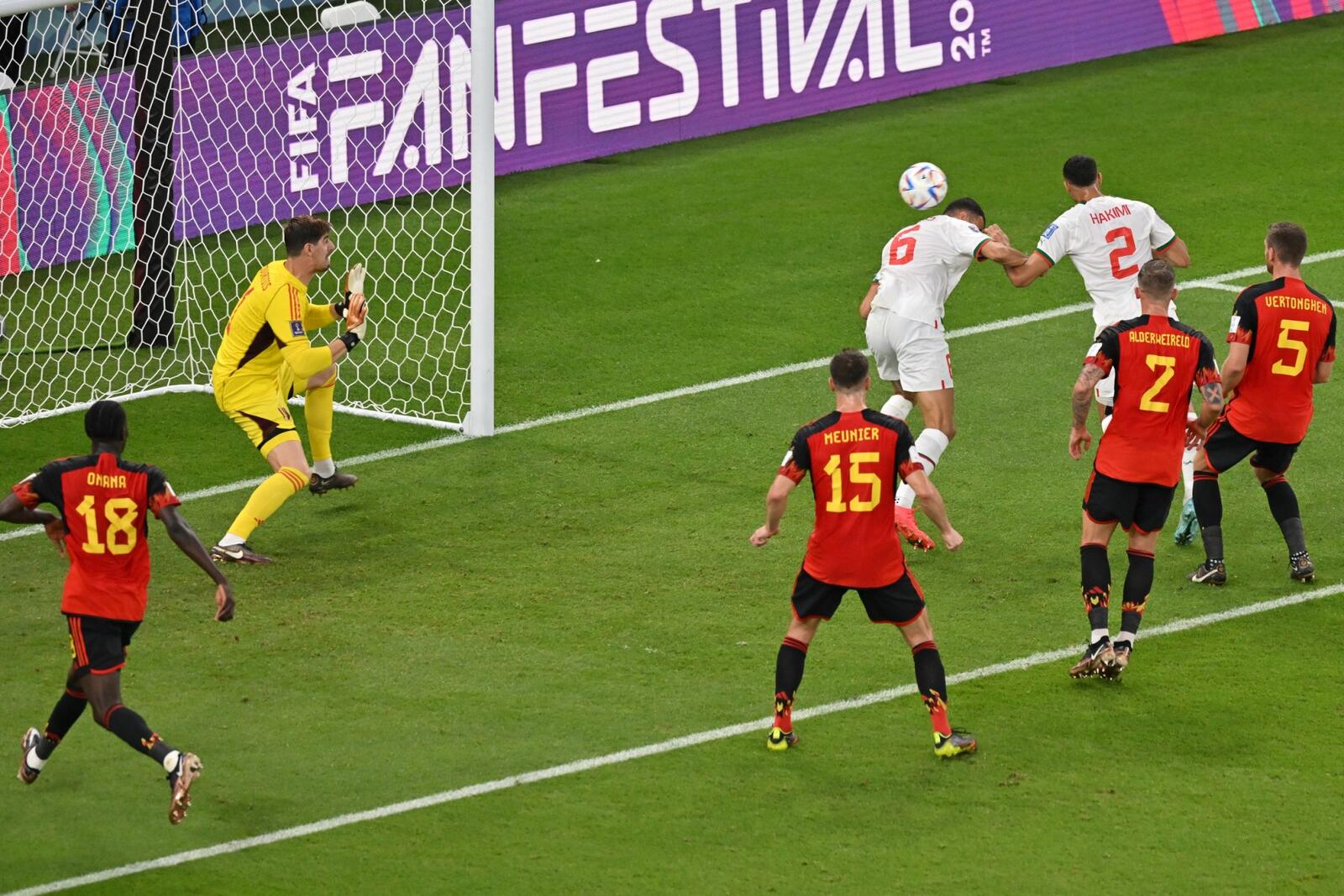 الحكم يلغي هدفاً لمنتخب المغرب قبل نهاية الشوط الأول (المصدر: أ ف ب)