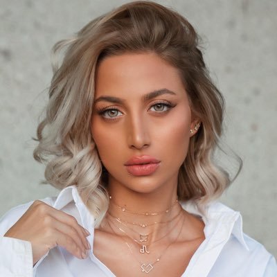مودل روز