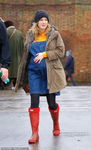 صوفي راندل حامل بطفلها الأول