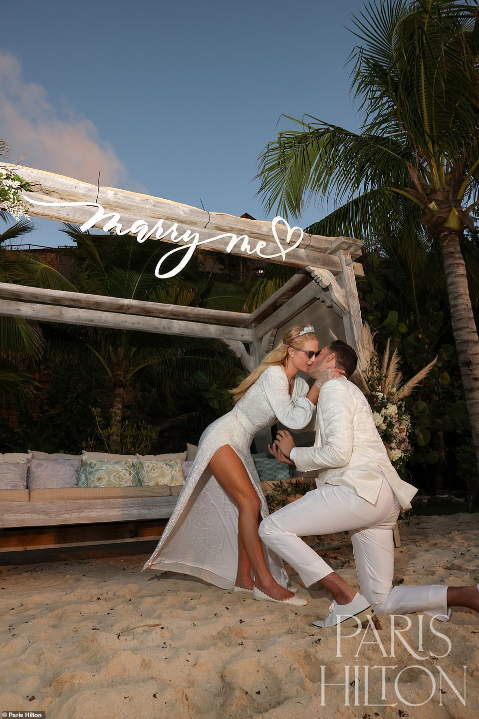 خطوبة باريس هيلتون وحيببها كارتر ريوم