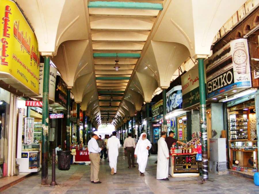 أسواق حي العزيزية جدة