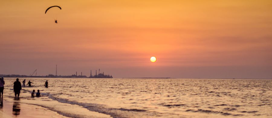 الاستمتاع بمنظر الغروب