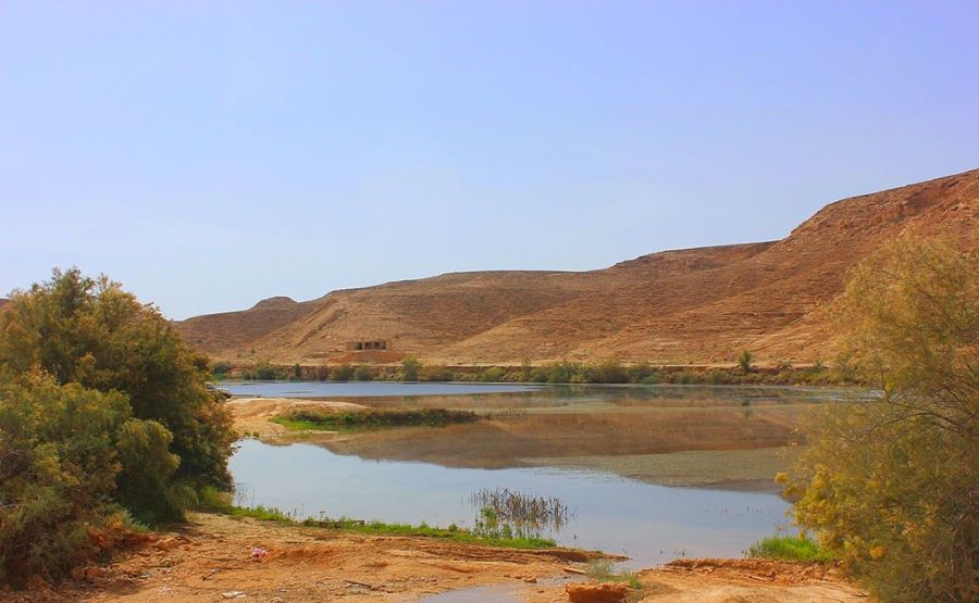 البحيرة السرية