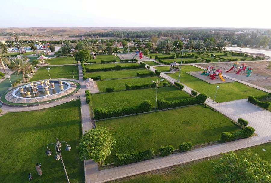 التنزه في المساحات الخضراء