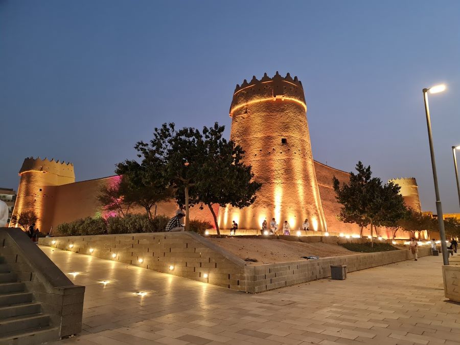 الخدمات في قصر المصمك الرياض