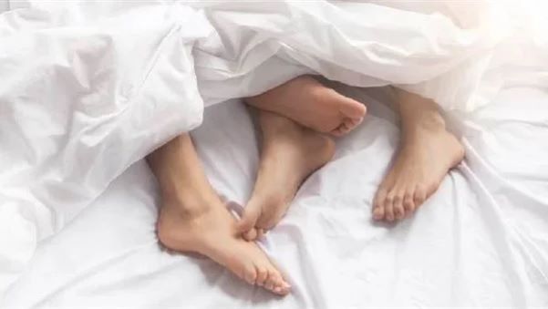 تفسير الحلم بالجماع للمتزوجة مع زوجها المسافر