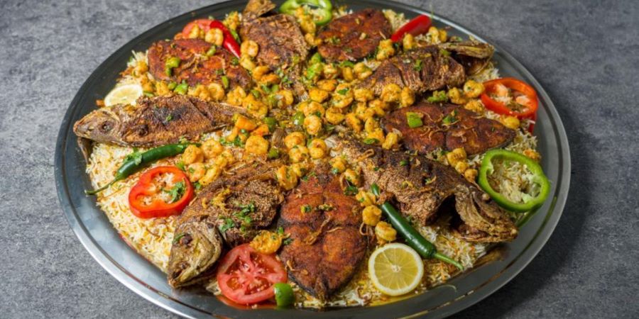 تفسير حلم أكل السمك المقلي مع الأقارب للعزباء