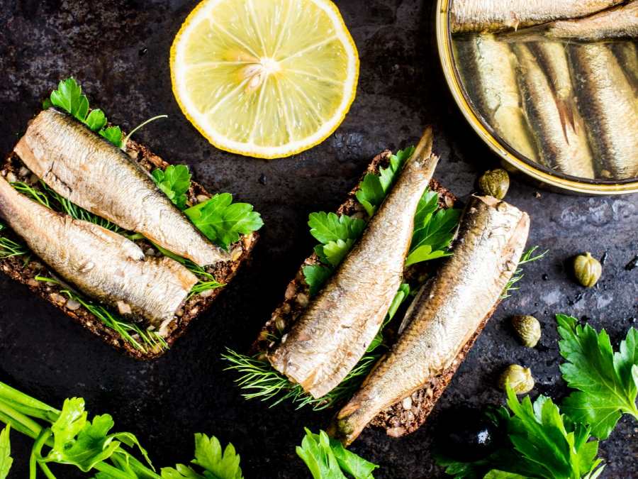تفسير حلم اكل السمك مع زوجي