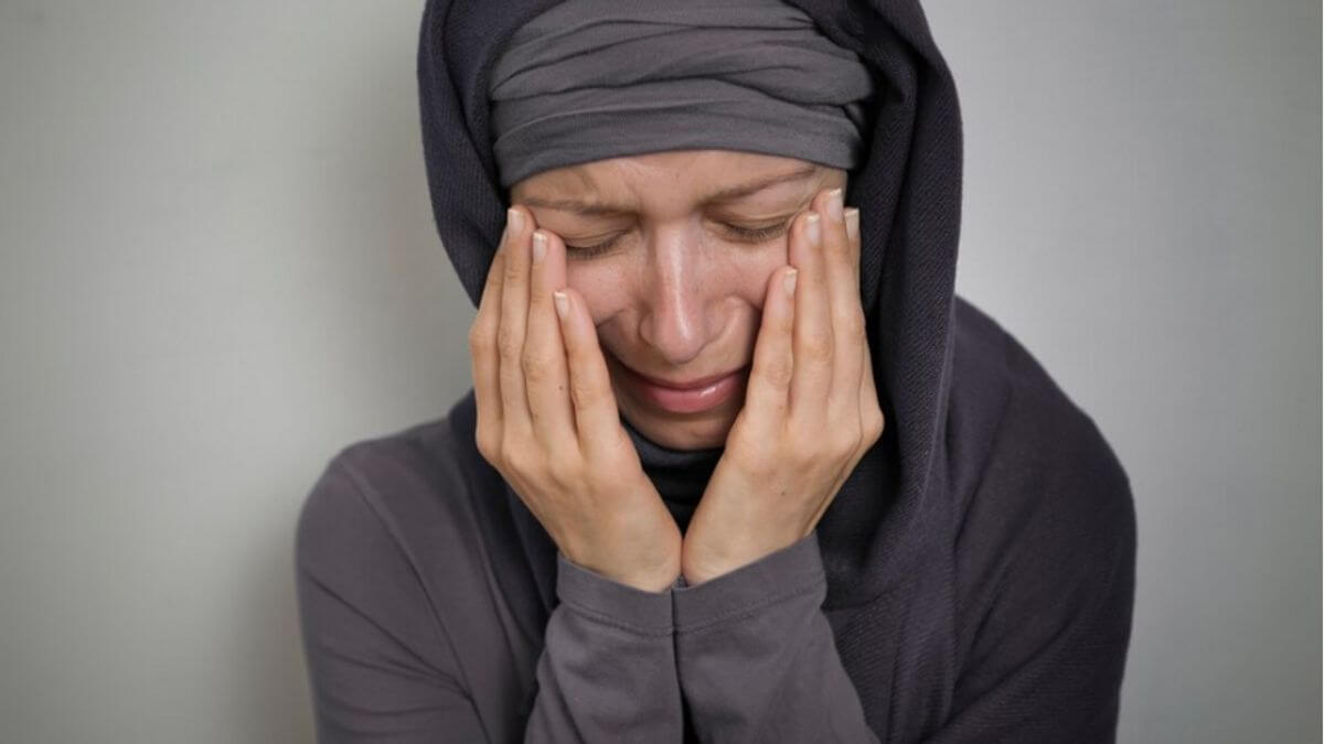 تفسير حلم البكاء من خشية الله للمطلقة